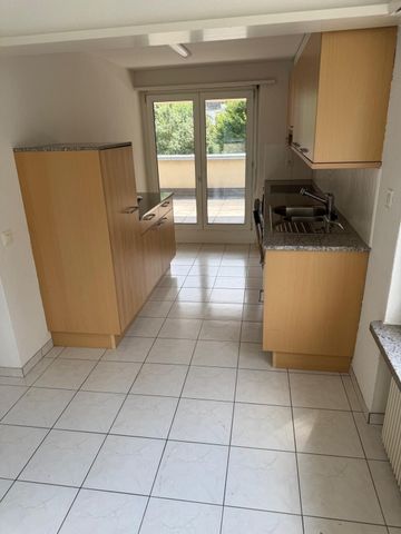 Luminous 2.5-room apartment in Arlesheim with roof terrace and freshly renovated bathroom - Photo 2