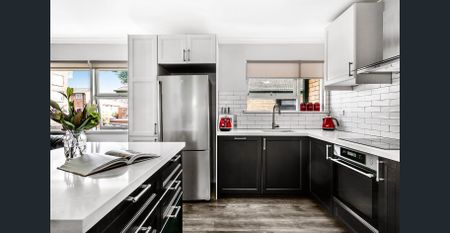 Renovated Two Bedroom Apartment within walking distance to Summer Hill Station - Photo 5