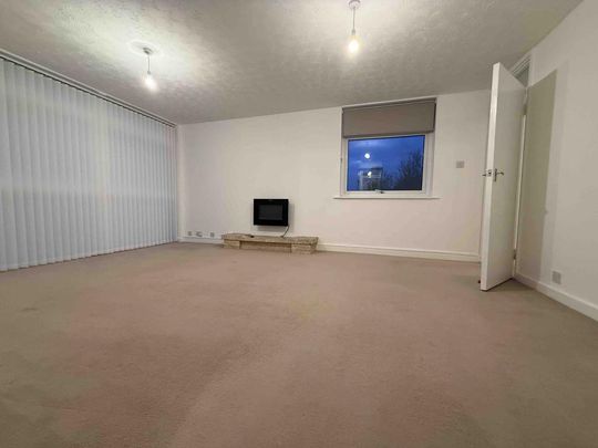 3 bedroom flat to rent - Photo 1