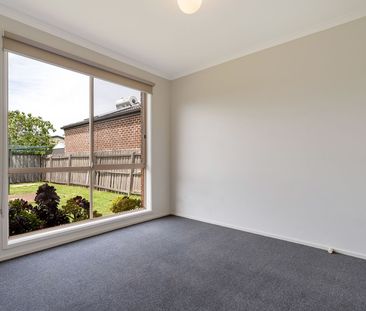 Spacious Family Home - Photo 6