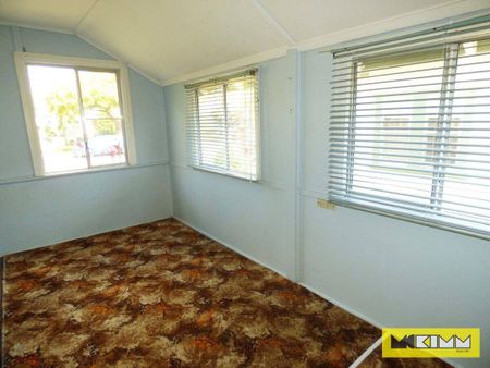 LARGE FAMILY HOME CLOSE TO CBD! - Photo 5