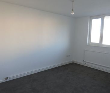 Peterborough PE2 - Photo 4