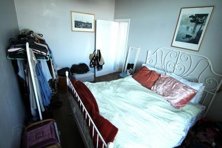 Flat 4, 8 Kinnegar Drive, Holywood, BT18 9JQ - Photo 2