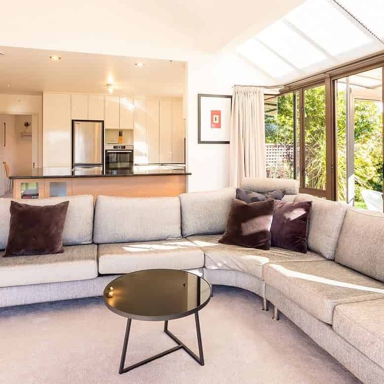 Sunny, modern 2BR Home in Mapua! - Photo 1