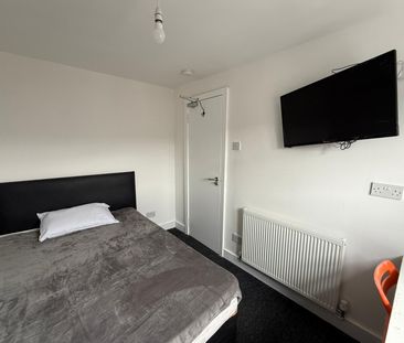 1 bedroom room to rent Langton Road, Wavertree, L15 - Photo 2