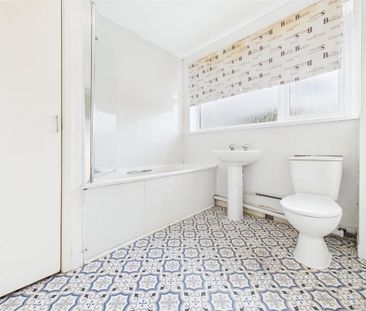 3 bedroom semi-detached house to rent - Photo 6