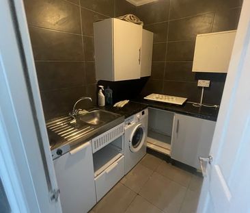 Studio Flat, Deanscroft Avenue, NW9 - Photo 5