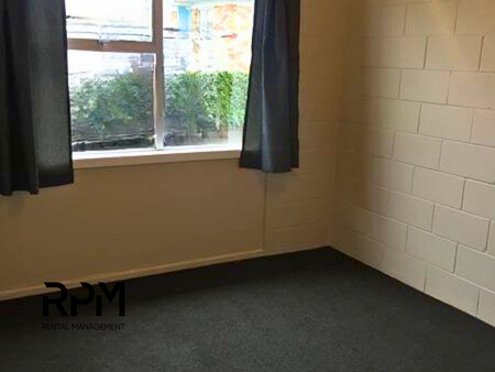 Charming 2BR Flat in Bell Block - Photo 3