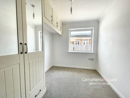 3 bedroom detached bungalow to rent - Photo 3