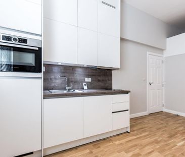 Ground floor flat to rent - Photo 2