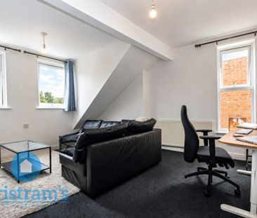 2 bed Flat for Rent - Photo 2