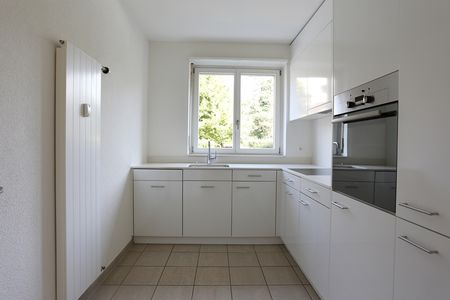 Wohnen im Grünen – grosszügige 4.5-Zimmerwohnung in Riehen - Photo 4