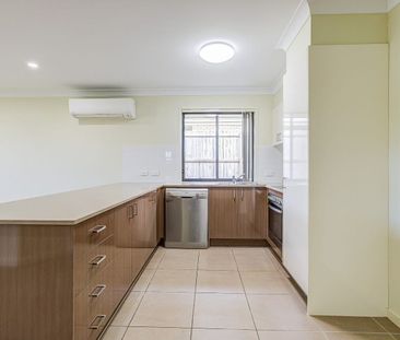 Perfect For The School Run - Walk Straight Across The Road! - Photo 5