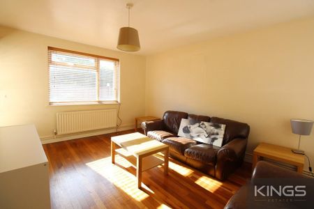 2 bedroom ground floor flat to rent - Photo 5