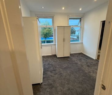 4 Bed Terraced House, Golfe Road, IG1 - Photo 4