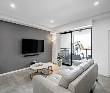 Modern executive apartment in a convenient locale - Photo 2