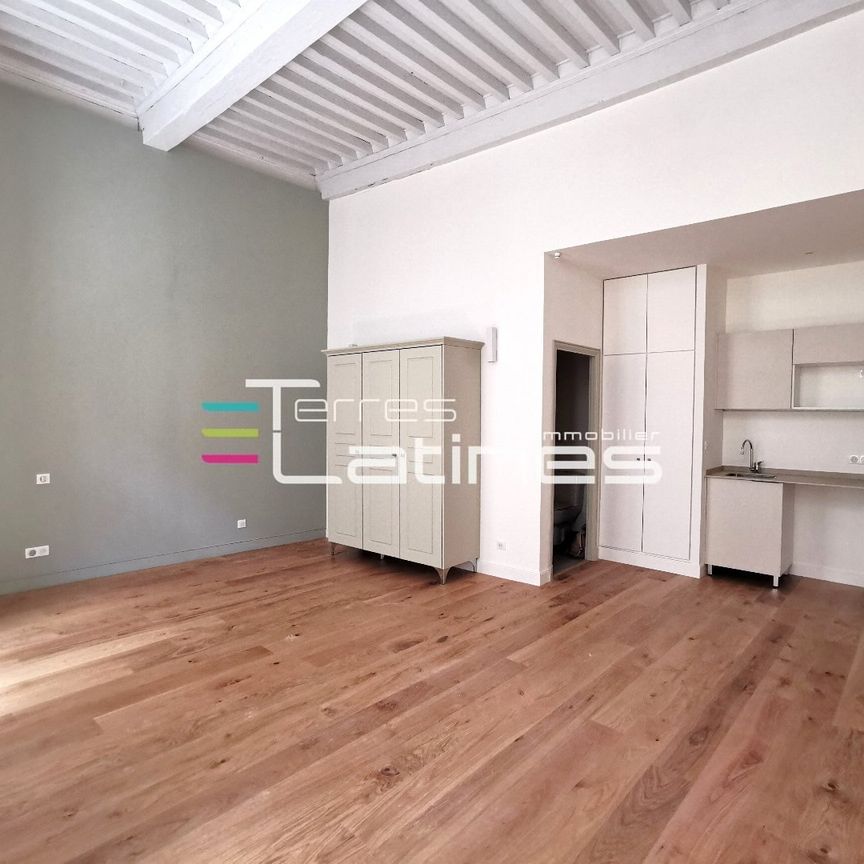 Location Appartement 1 pièce 37m² NIMES 30000 - Photo 1