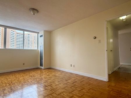 For Lease - 3700 Kaneff Crescent Unit# 603, Mississauga, Ontario - Photo 3