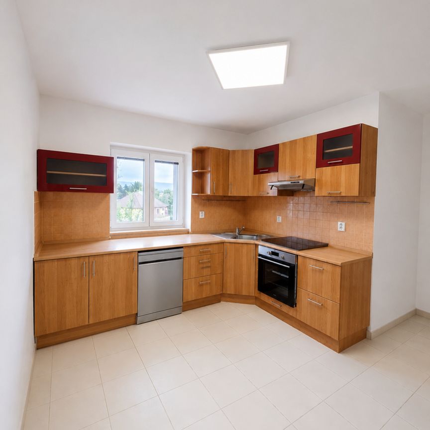 Pronájem bytu 3+1 80 m² - Photo 1