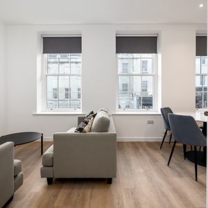 Park Street Room 2 - Photo 2