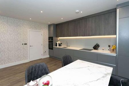 High Road, Wd, Bushey, WD23 - Photo 3