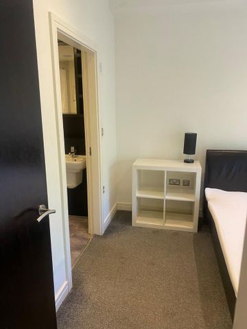 2 bedroom apartment to rent - Photo 3