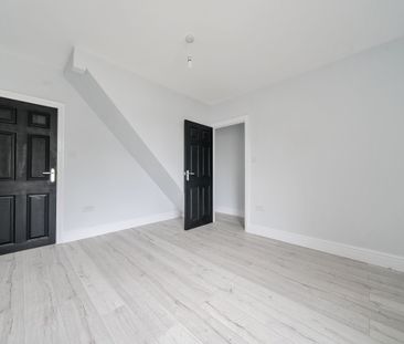 Hook Road Epsom KT19 - Photo 3