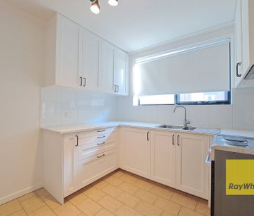 FRESHLY RENOVATED 2 BEDROOM APARTMENT IN CENTRAL DANDENONG! - Photo 4