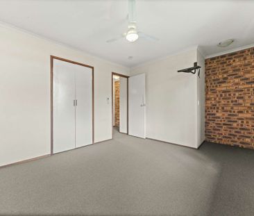 Low-Maintenance Unit in Prime Location | Air Conditioning & Conveni... - Photo 3