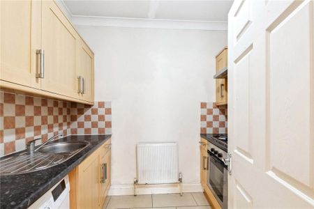 Studio to rent - Photo 2