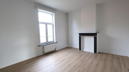 Karaktervol, gerenoveerd herenhuis met loods en weide te huur in Gits - Photo 2