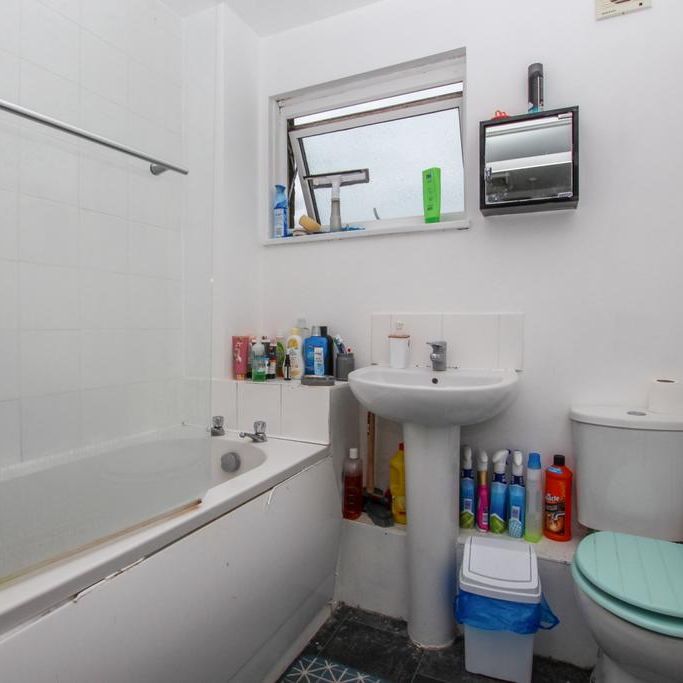 2 bedroom maisonette to rent - Photo 1