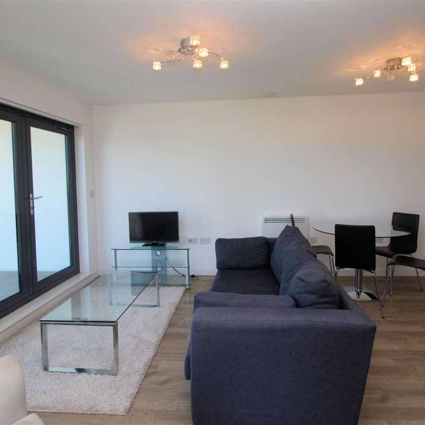 Guildford Road, Woking, Surrey, GU22 7RN - Photo 1