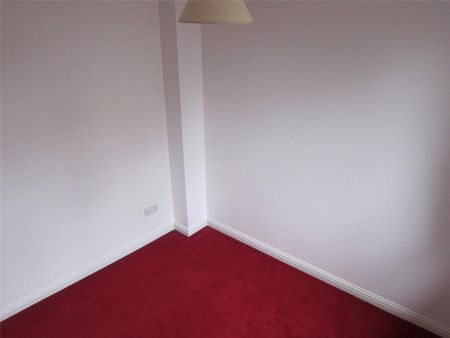 3 bedroom detached house to rent - Photo 3
