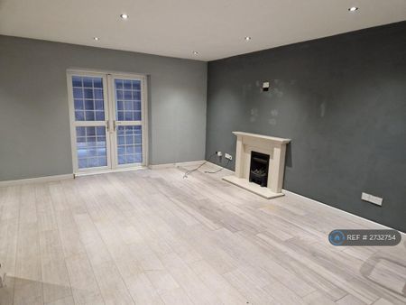 3 bedroom end of terrace house to rent - Photo 5