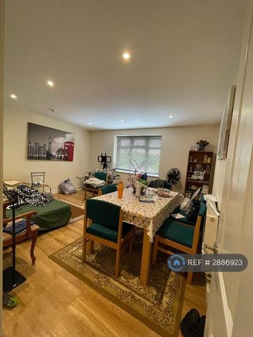 1 bedroom flat to rent - Photo 3