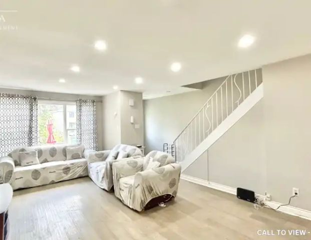 82A Corby Crescent, Brampton, Ontario L6Y 1H1 | 82 A Corby Crescent, Brampton - Photo 1