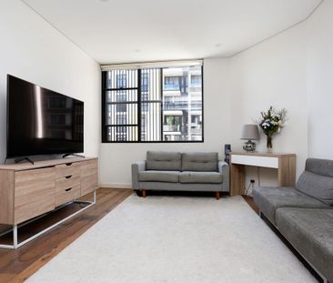 Modern 1-Bedroom Apartment for Rent in Waterloo - Photo 2