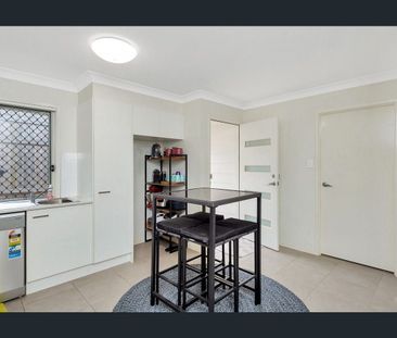 Two Bedroom Duplex In Quiet Leafy Street - Photo 4