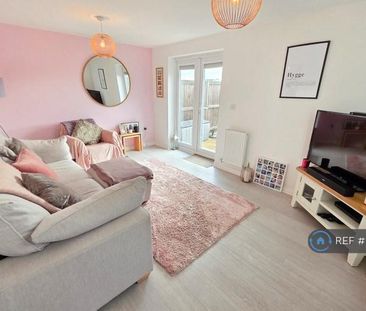 3 bedroom semi-detached house to rent - Photo 1