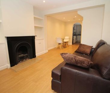 2 bed Terraced for rent - Photo 6