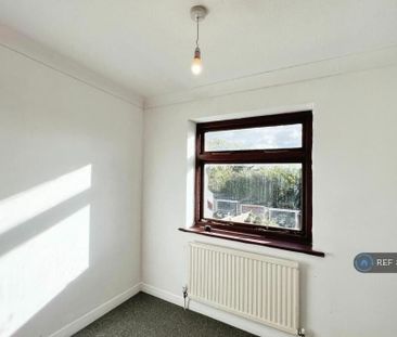 3 bedroom detached house to rent - Photo 3