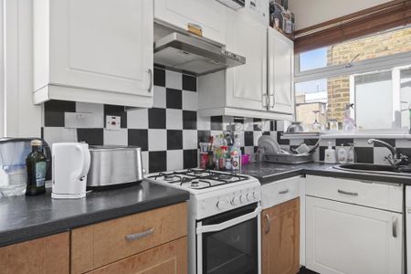 1 bedroom in a house share to rent - Photo 4