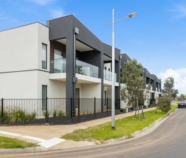 Modern Comfort in the Heart of Truganina! - Photo 3