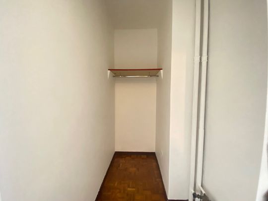 A louer, T3 rénové avec terrasse, vue mer, Résidence Michelet-de-Lattre (Marseille 9), - Photo 1