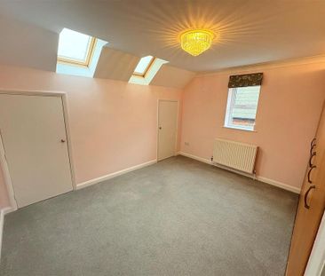 4 bedroom detached house to rent - Photo 4
