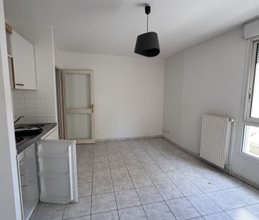 Location Appartement 1 pièce 21m² RODEZ 12000 - Photo 4