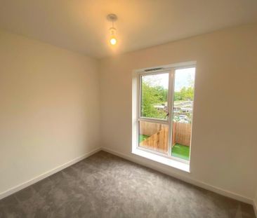 4 Bed Detached House, Parkes Avenue, B12 - Photo 1