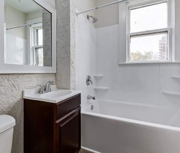 Premier Suite - 1 Bedroom - Photo 2