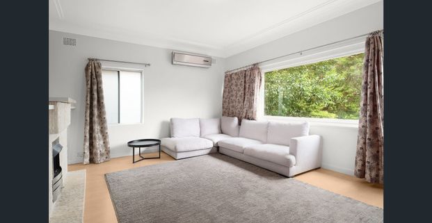 Spacious Garden Apartment - Photo 1